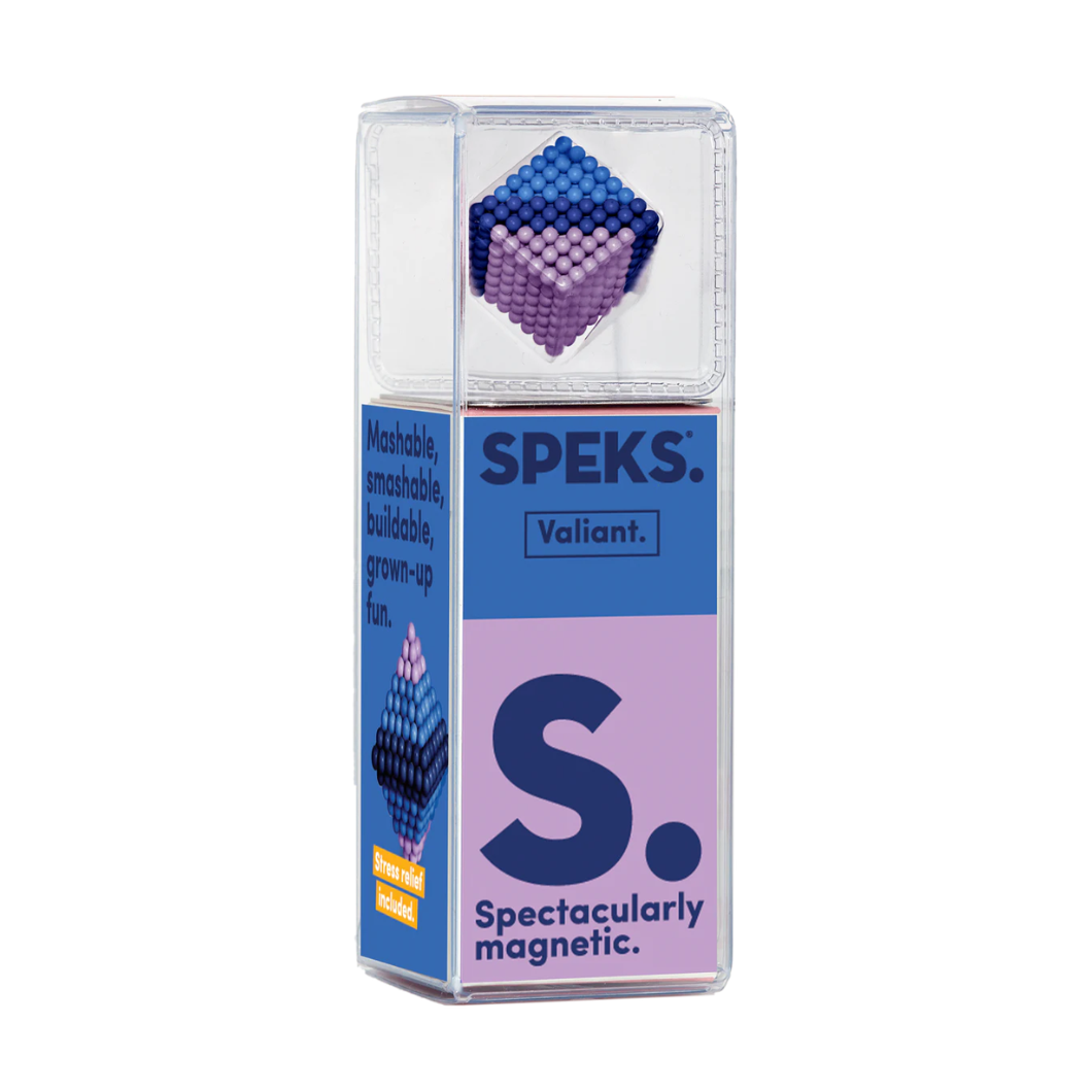 Speks Bold Valiant set in packaging on a white background