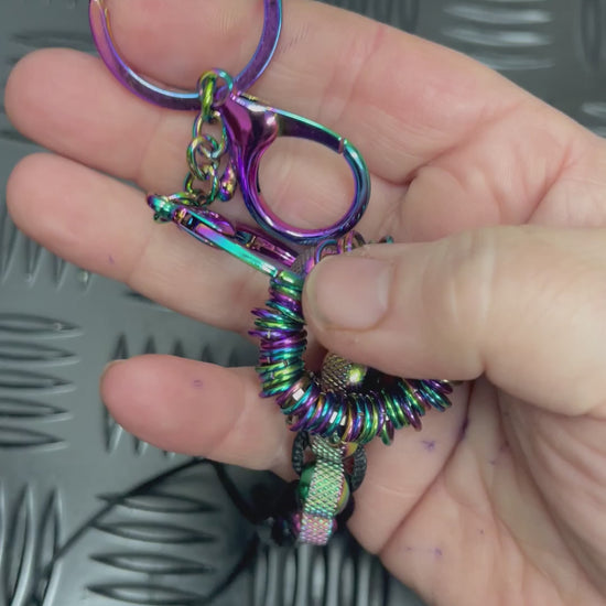Video of using the kaiko keyring for fidgets